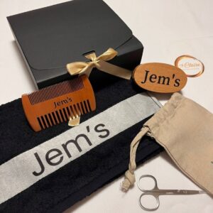 Coffret barbe personnalisable – Kit entretien barbe avec brosse, peigne et accessoires