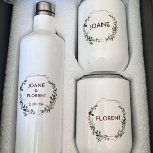 Coffret cadeau personnalisé – Gourde & 2 gobelets